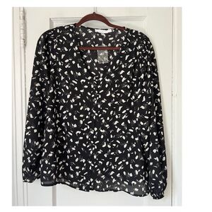 LUSH Blouse Women's Size L Chantelli  detailed shoulders Black / Ivory V- Neck